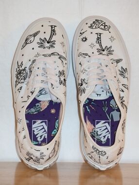 Vans Authentic Low Top "Unidentified U-Paint" Customizable Sneakers. M 6.5. W 8.